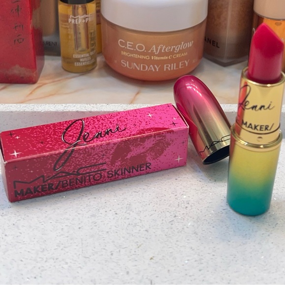 MAC ~ ‘@BENNYDRAMA7’ ~ Amplified Creme Lipstick ~ Full Size  ~ LE ~ FS ~ BNIB - Picture 10 of 16